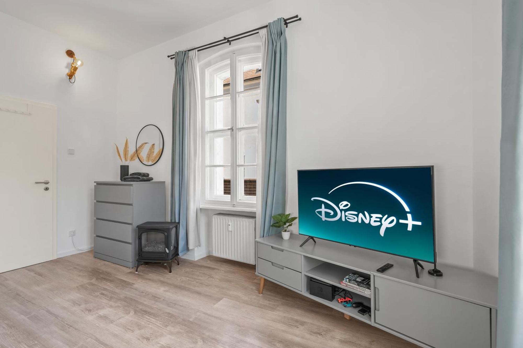 Modern + Stylish For 5: Garden + Kitchen + Parking Appartement