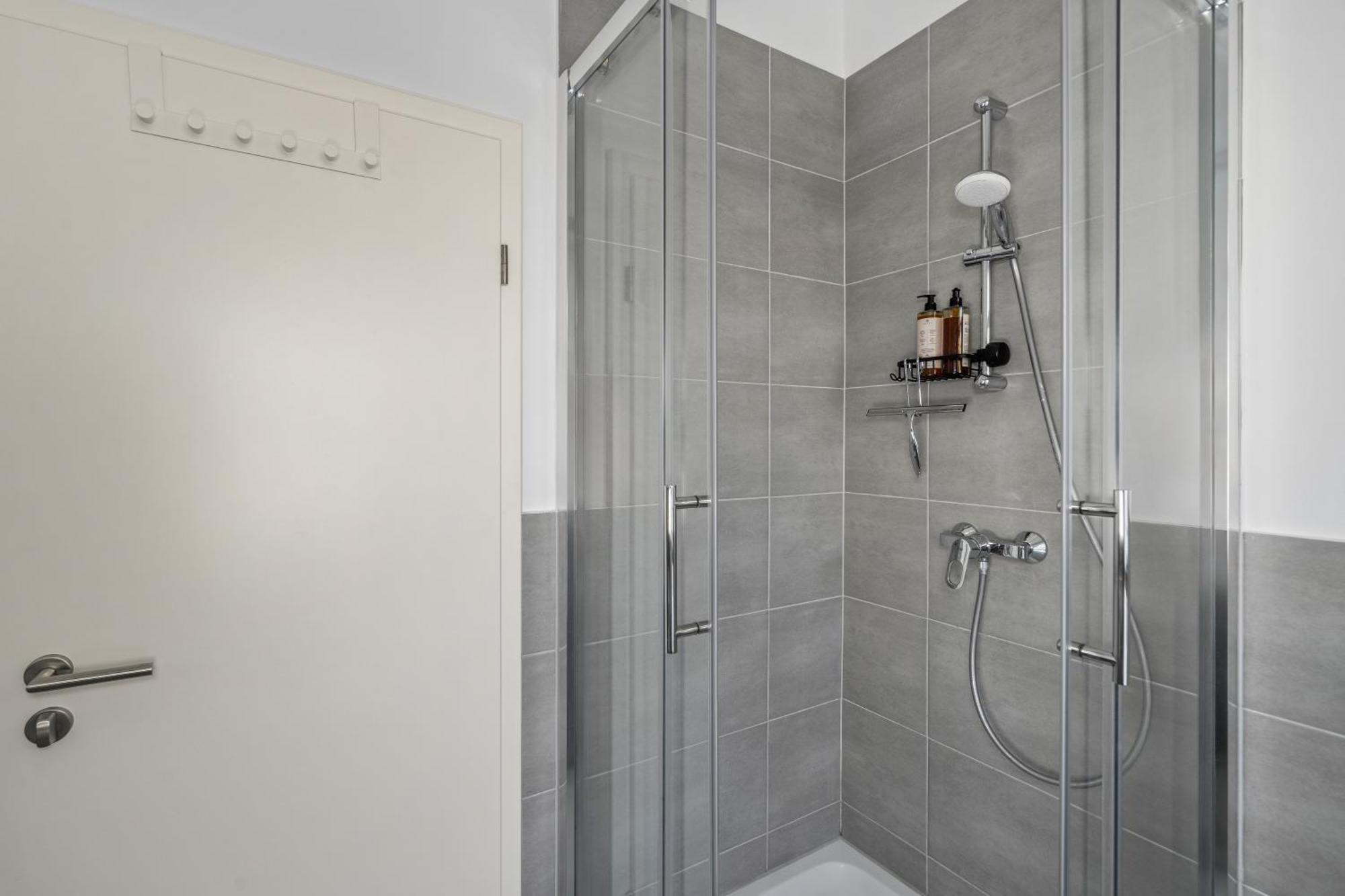 Appartement Modern + Stylish For 5: Garden + Kitchen + Parking
