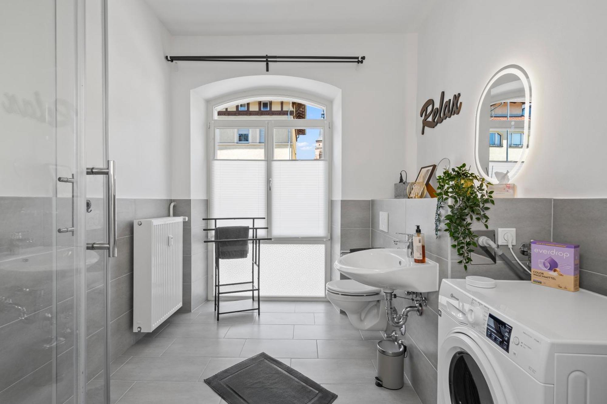 Modern + Stylish For 5: Garden + Kitchen + Parking Schwabach