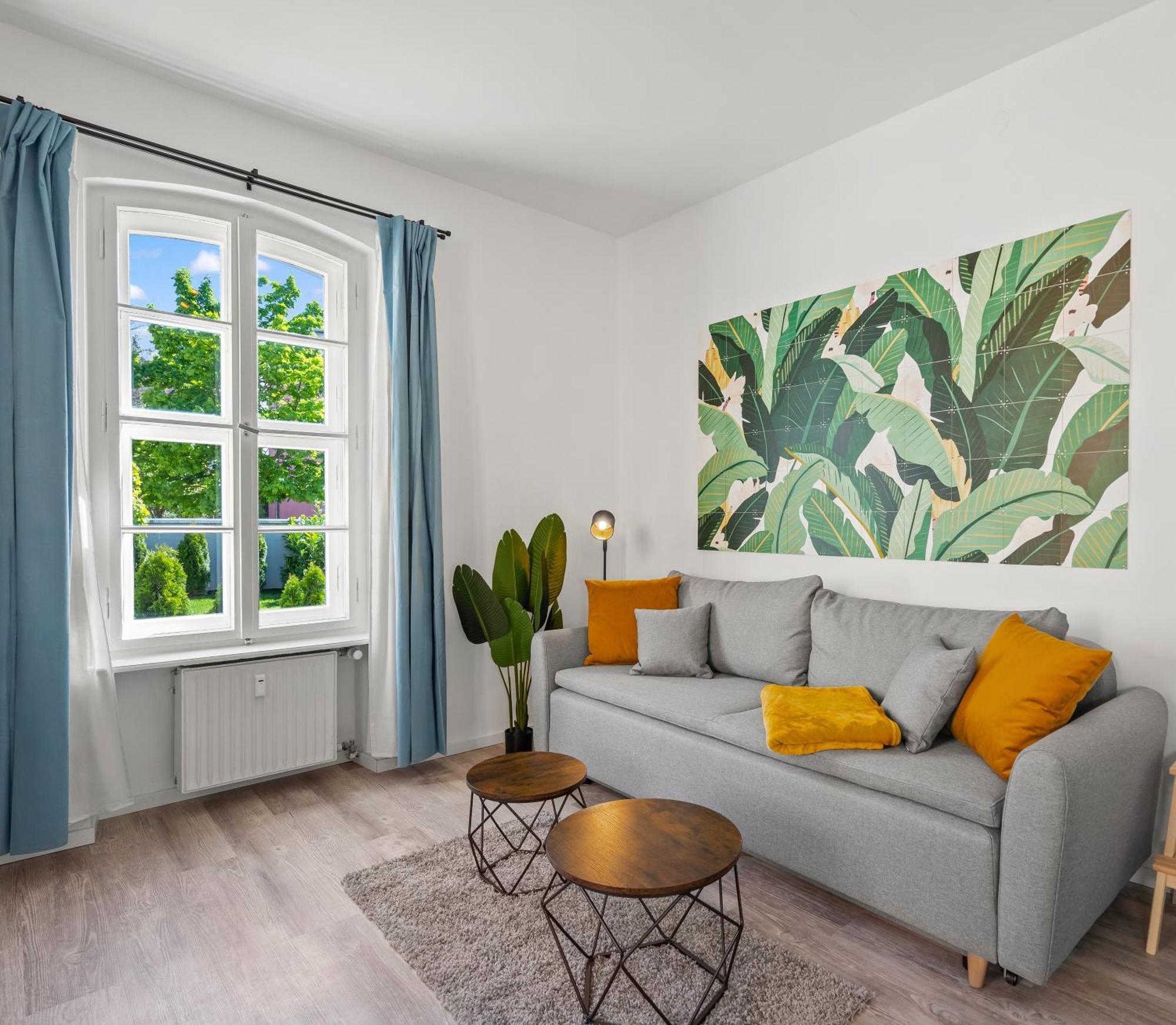 Apartment Modern + Stylish For 5: Garden + Kitchen + Parking *